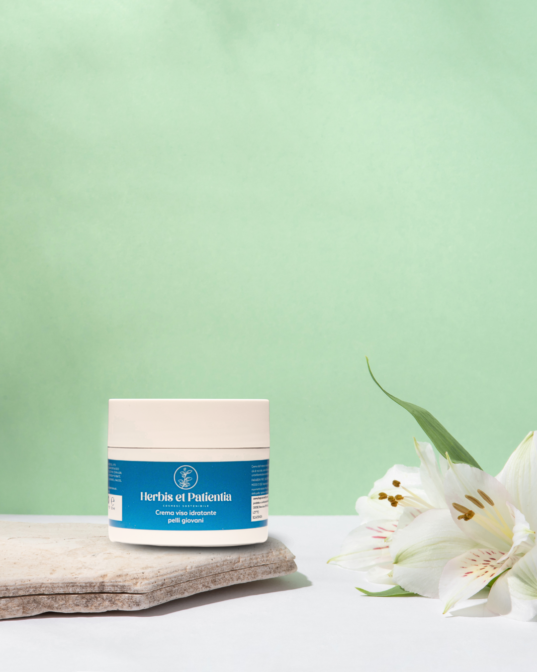 MOISTURIZING FACE CREAM FOR YOUNG SKIN